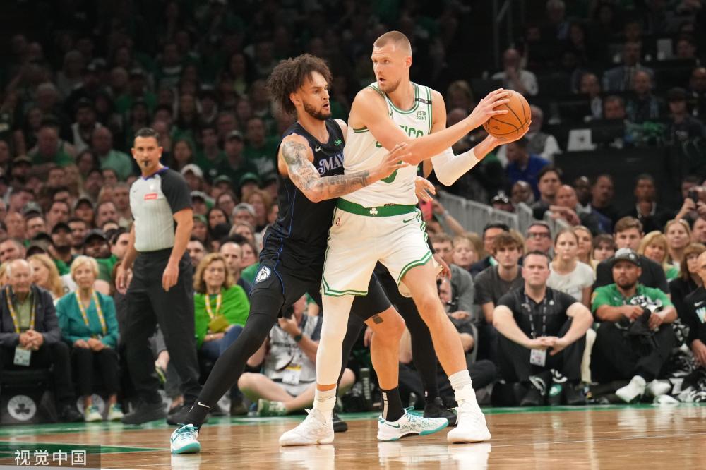 更显沉重 更显沉重