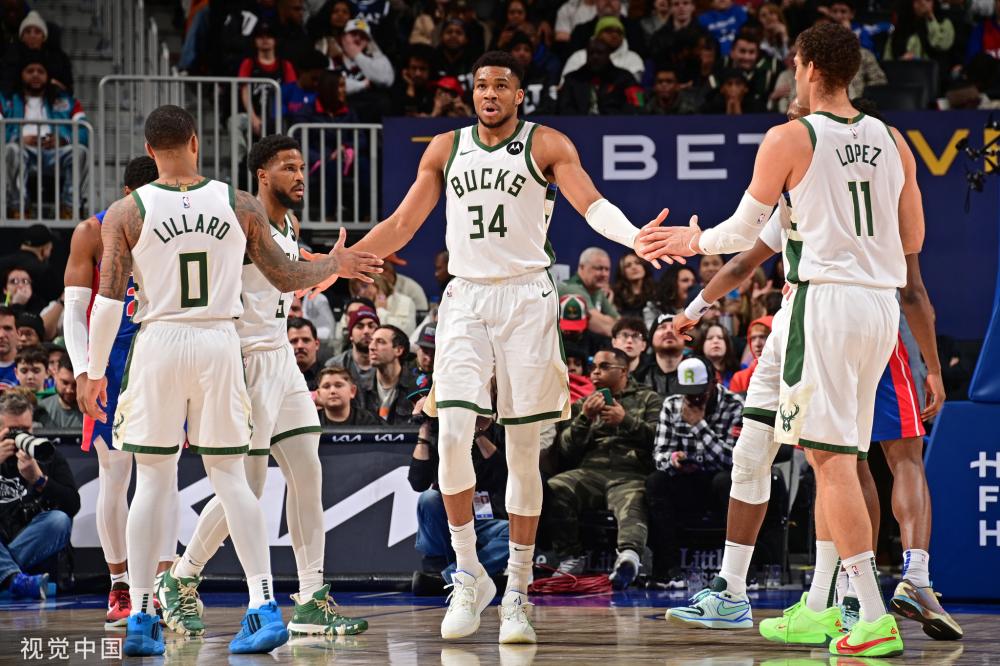 展现出的坚 展现出的坚